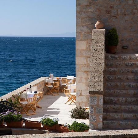 Hotel Mavromichalai Liménion Exterior foto