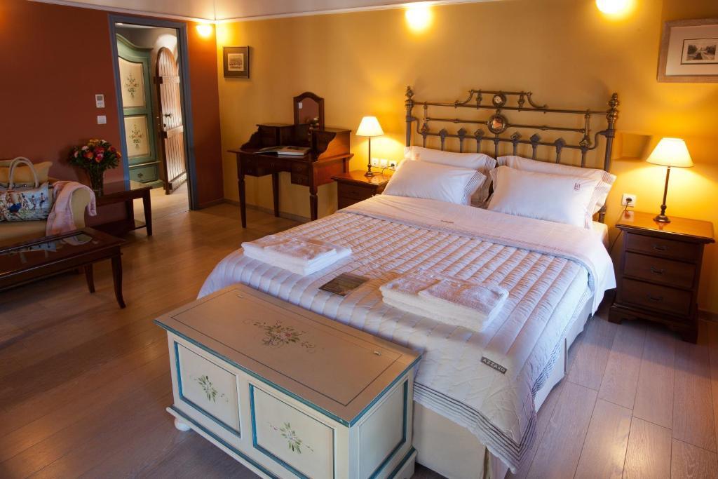 Hotel Mavromichalai Liménion Zimmer foto