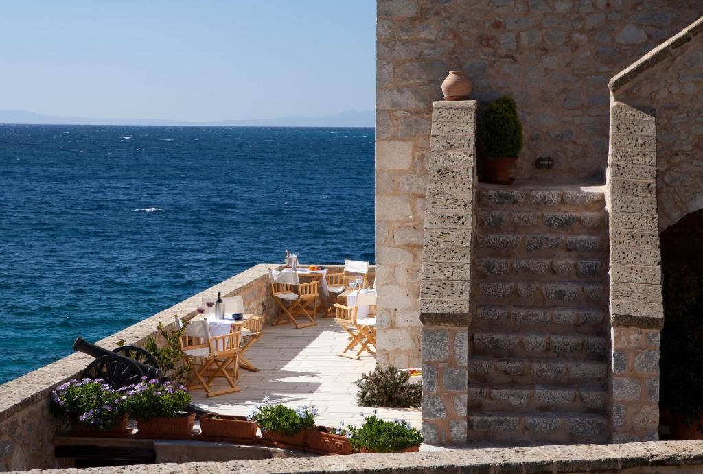 Hotel Mavromichalai Liménion Exterior foto