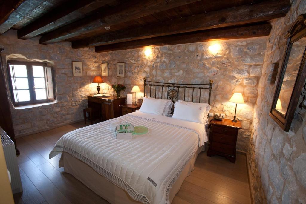 Hotel Mavromichalai Liménion Zimmer foto