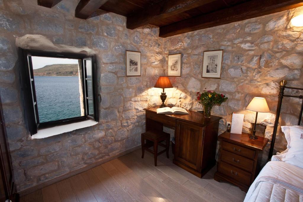 Hotel Mavromichalai Liménion Zimmer foto