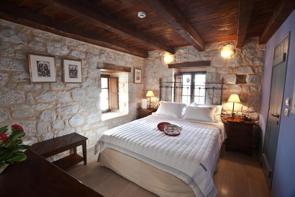 Hotel Mavromichalai Liménion Zimmer foto