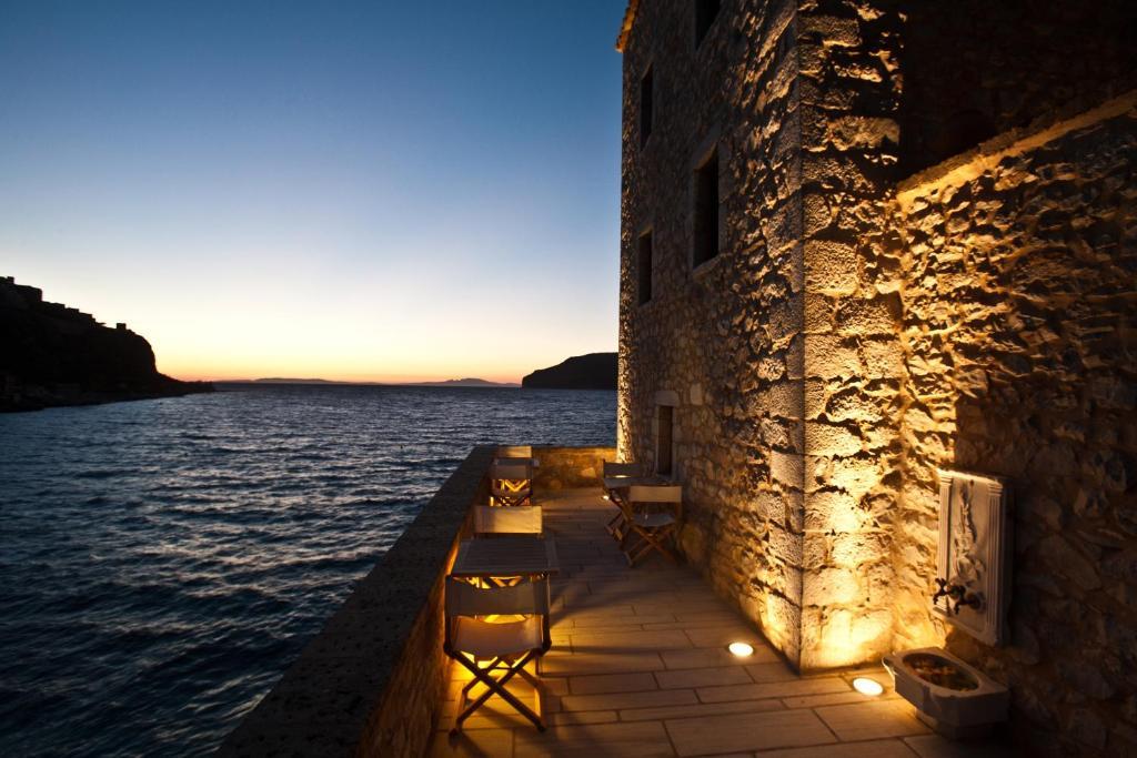 Hotel Mavromichalai Liménion Exterior foto