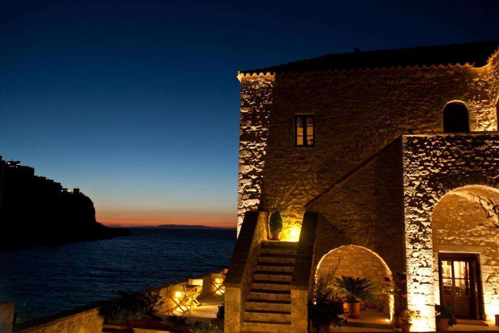 Hotel Mavromichalai Liménion Exterior foto