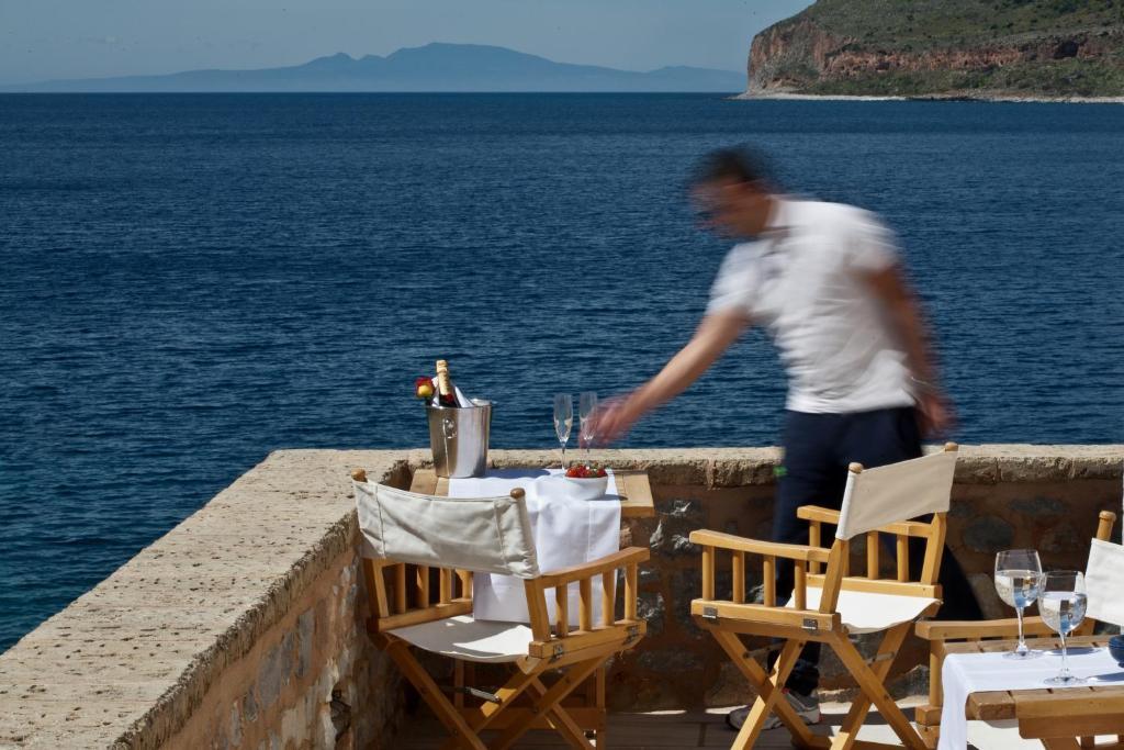 Hotel Mavromichalai Liménion Exterior foto